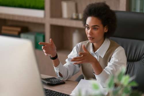 Benefits of Real-Time Feedback in Hybrid Work